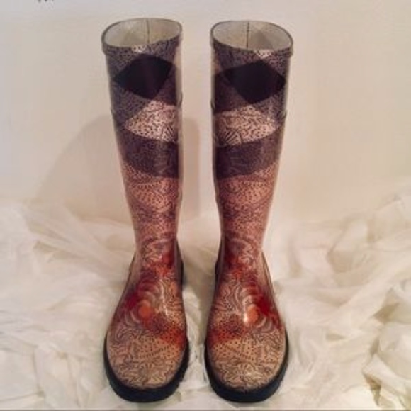 Burberry Ltd Ed Lace Over Signature Check Rainboot - Picture 6 of 8